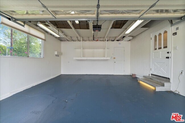 Building Photo - 7241 Donna Ave