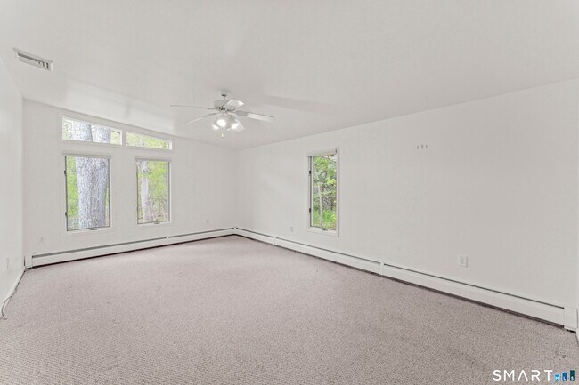 Building Photo - 89 Cranbury Dr
