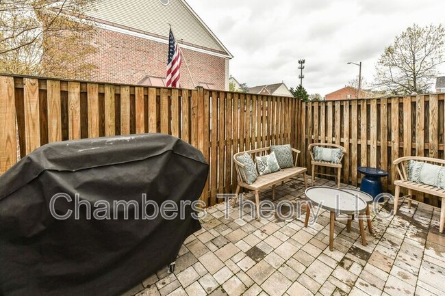 Building Photo - 6109 Madison Crest Ct