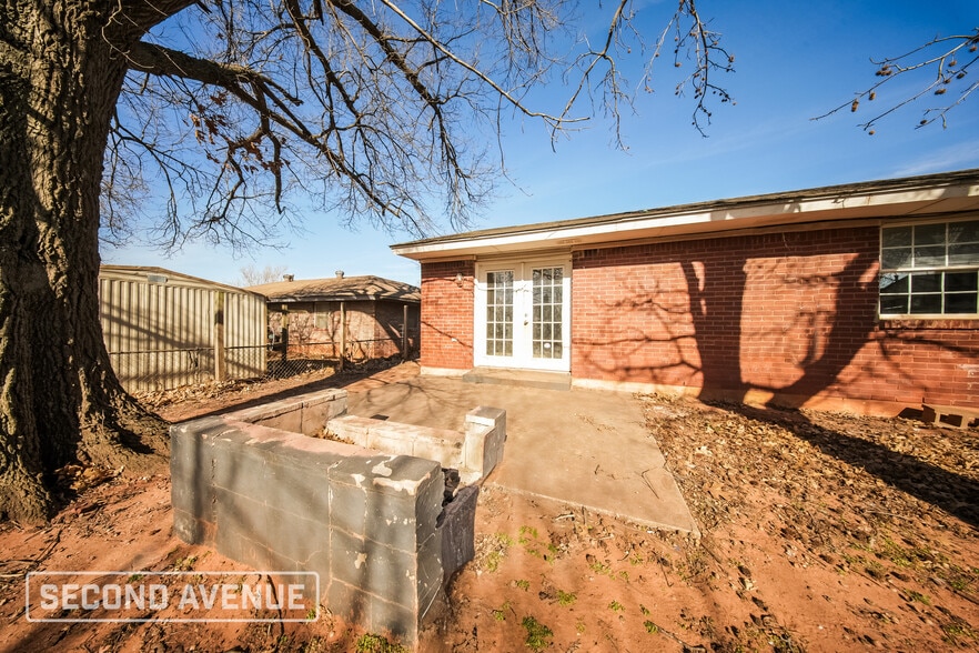 Building Photo - 3400 Overland Dr