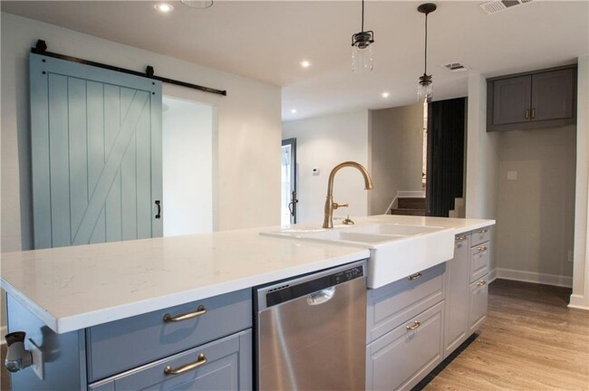 Building Photo - 409 Dove Haven Dr