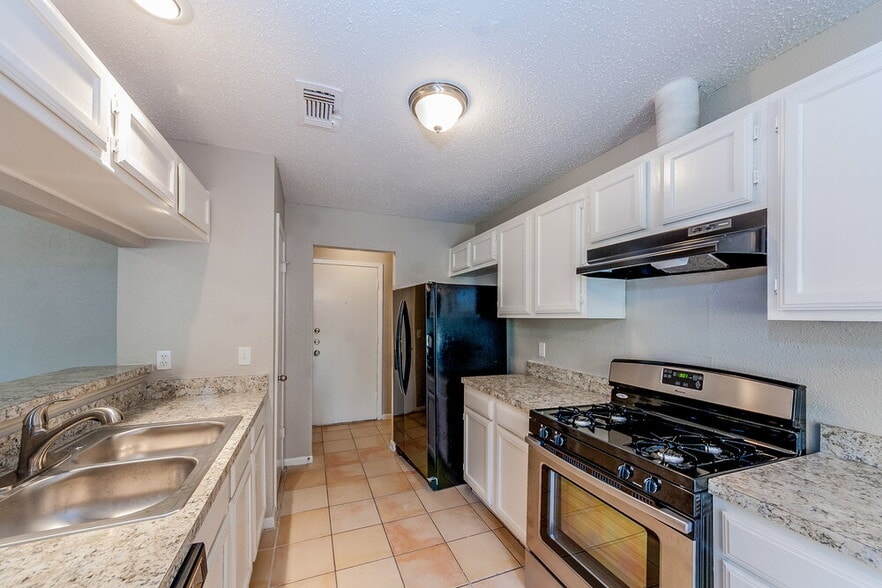 Building Photo - 12214 Flaxen Dr