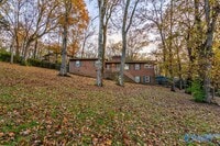 Building Photo - 702 Chambers Dr NE