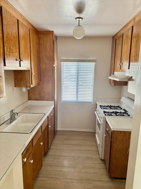 Building Photo - 4350 Troost Ave