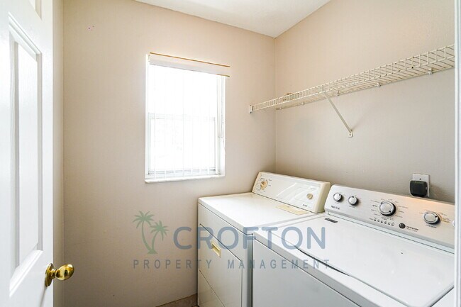 Building Photo - Very nice 3 bedroom with bonus room in Poinciana