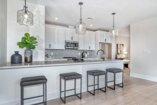 Building Photo - 62 Foundry St