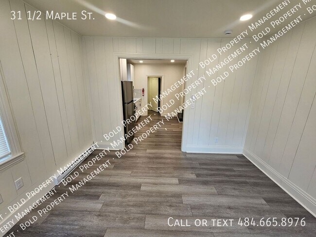 Building Photo - 31 Maple St