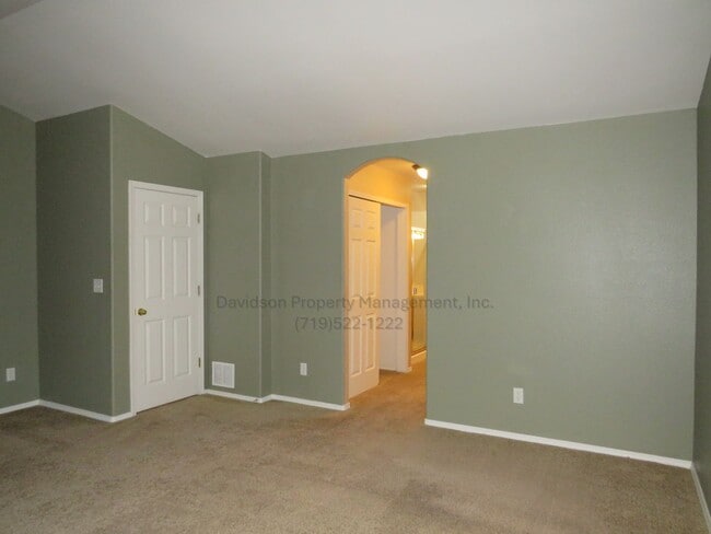 Building Photo - Beautiful 3 Bedroom Rancher in Stetson Hills