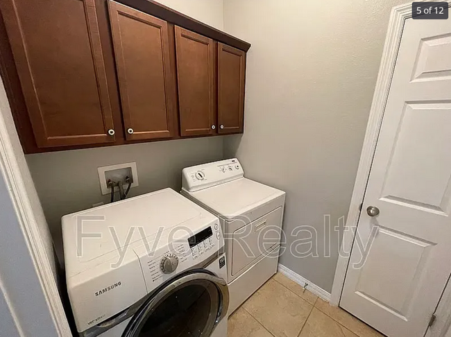 Building Photo - 7343 Azalea Cove Cir
