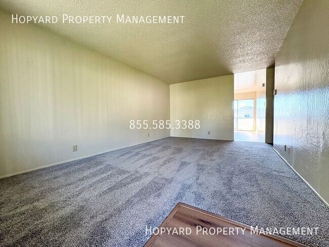 Building Photo - 1711 Tanager Ave