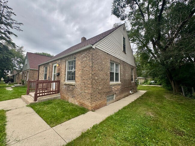 Building Photo - 3928 N 30th St