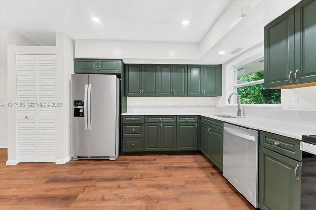 Building Photo - 550 SW 38th Terrace