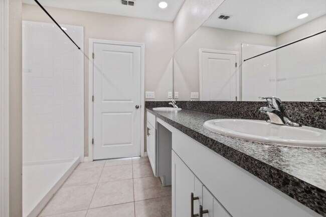 Building Photo - 7205 Ronnie Gardens Ct