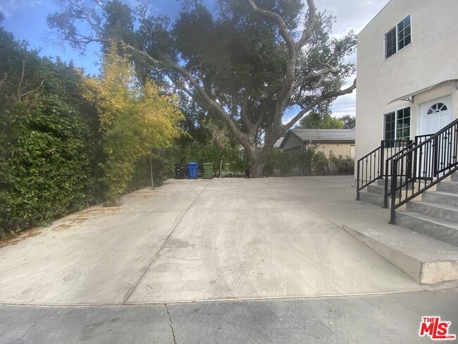 Building Photo - 8448 Fenwick St