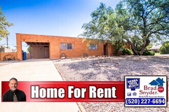 Building Photo - Large Corner Lot Santé Fe Home, Over 1650 ...