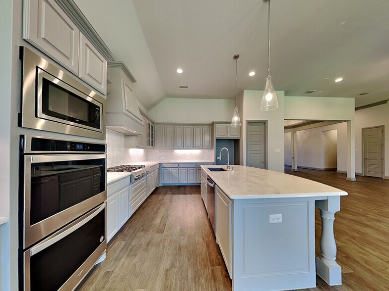 Building Photo - 614 Summer Oaks Dr