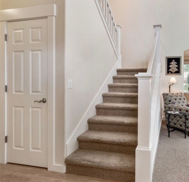 Building Photo - Beautiful 5 Bed/3Ba Single Family Home
