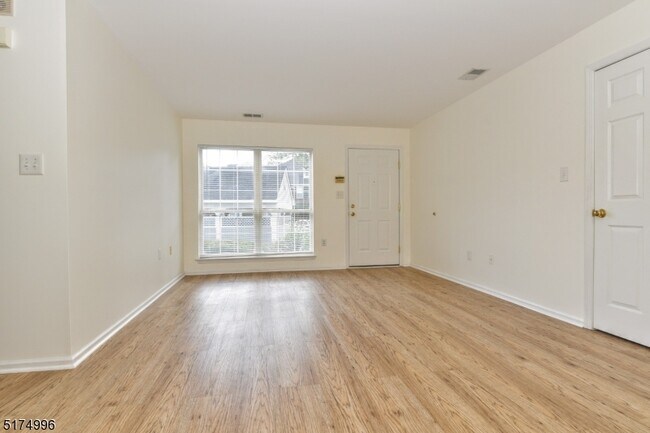 Building Photo - 1132 Stafford St