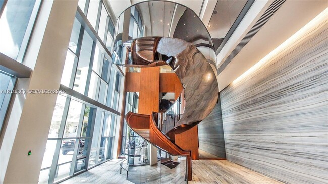 Building Photo - 1300 Brickell Bay Dr