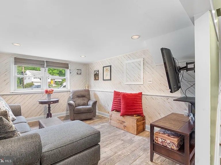 Building Photo - 5 Valley View Ct