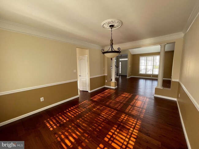 Building Photo - 21330 Meadow Field Ct
