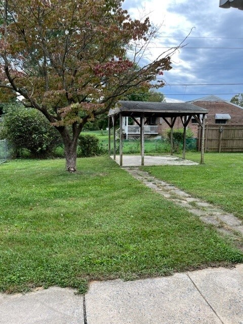 Picnic Area - 19205 Longmeadow Rd