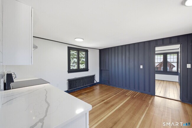 Building Photo - 883 Worthington Ridge