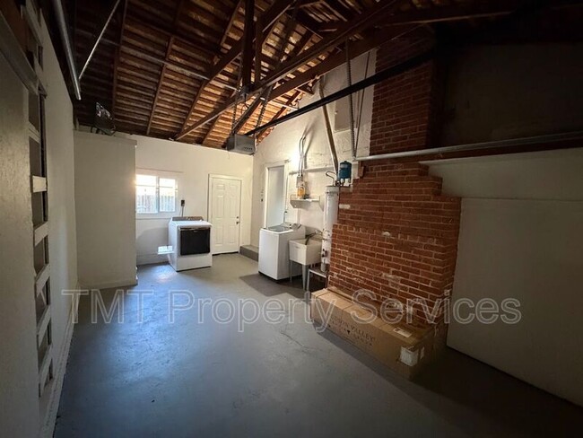 Building Photo - 2344-2346 Park Estates Dr.