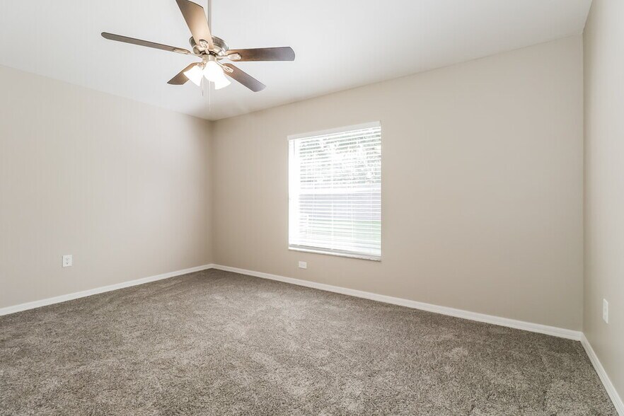 Building Photo - 17047 Ongar Ct