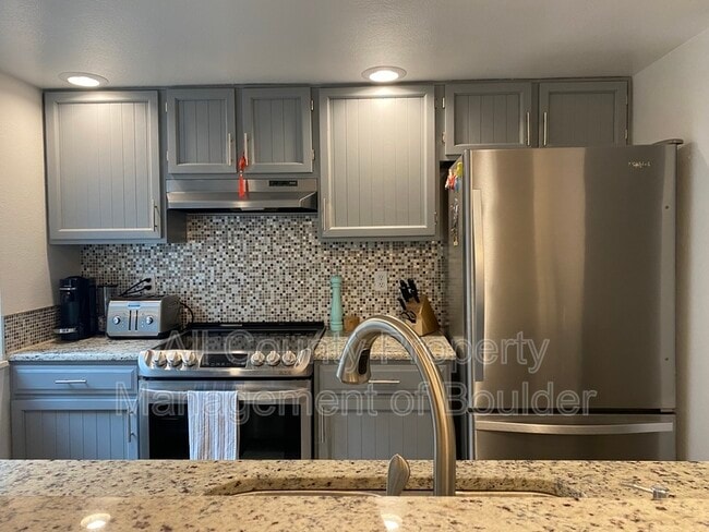 Building Photo - 2982 Shady Hollow W