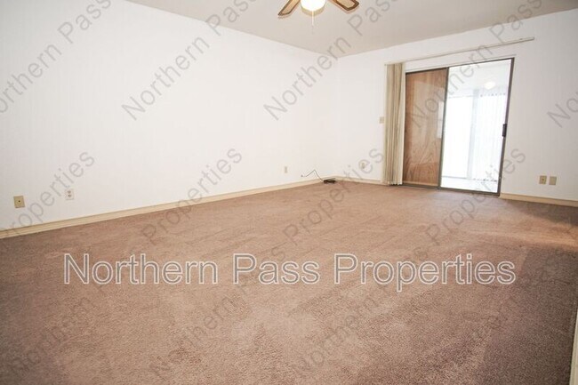 Building Photo - 1808 Gurss Pl