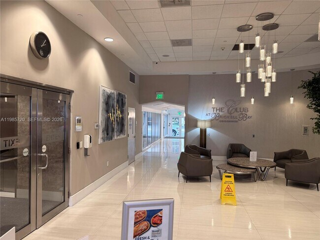 Building Photo - 1200 Brickell Bay Dr