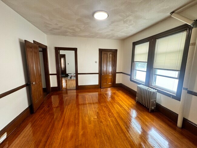 Building Photo - 114 Intervale St