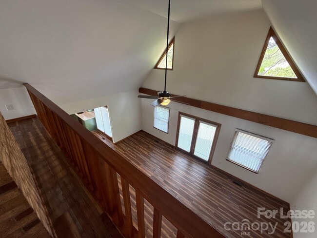 Building Photo - 110 Aqua Dr