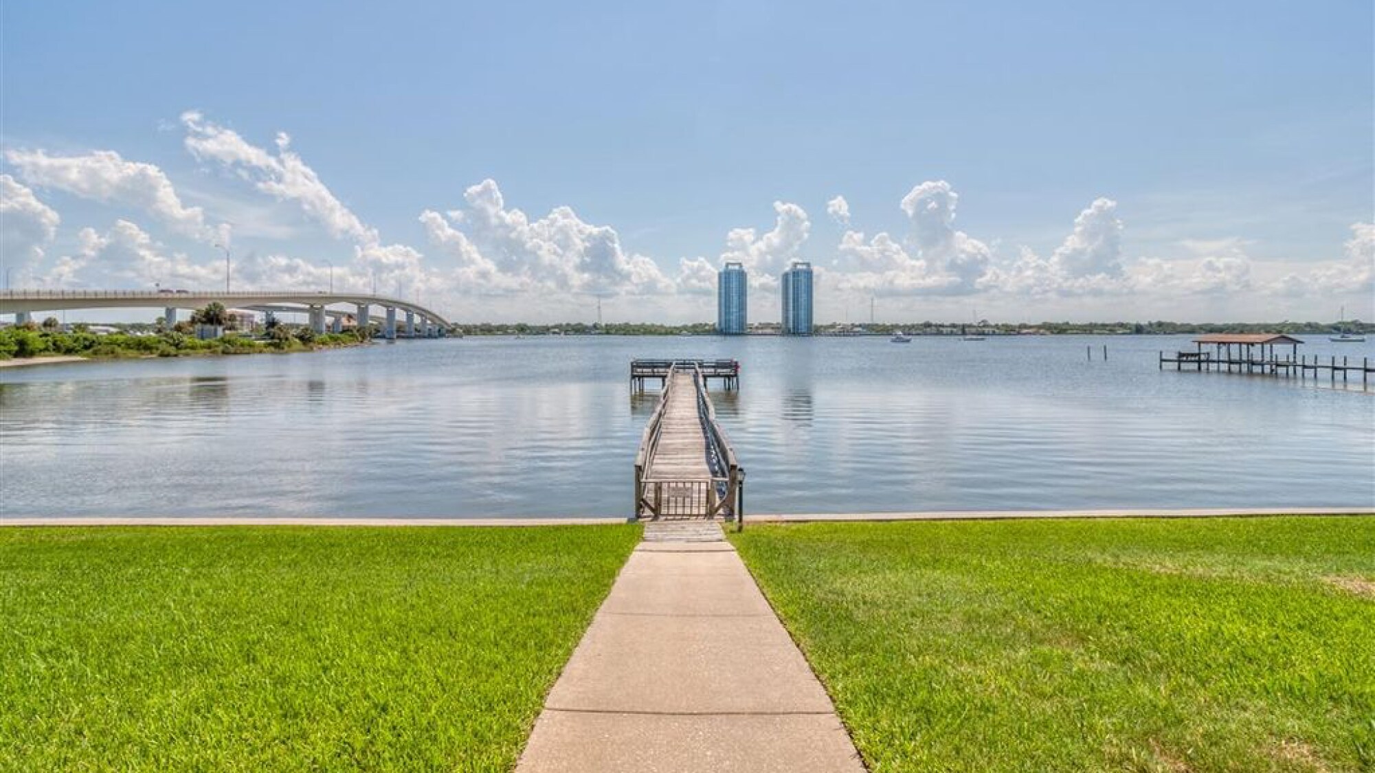 Building Photo - 625 Halifax N Ave