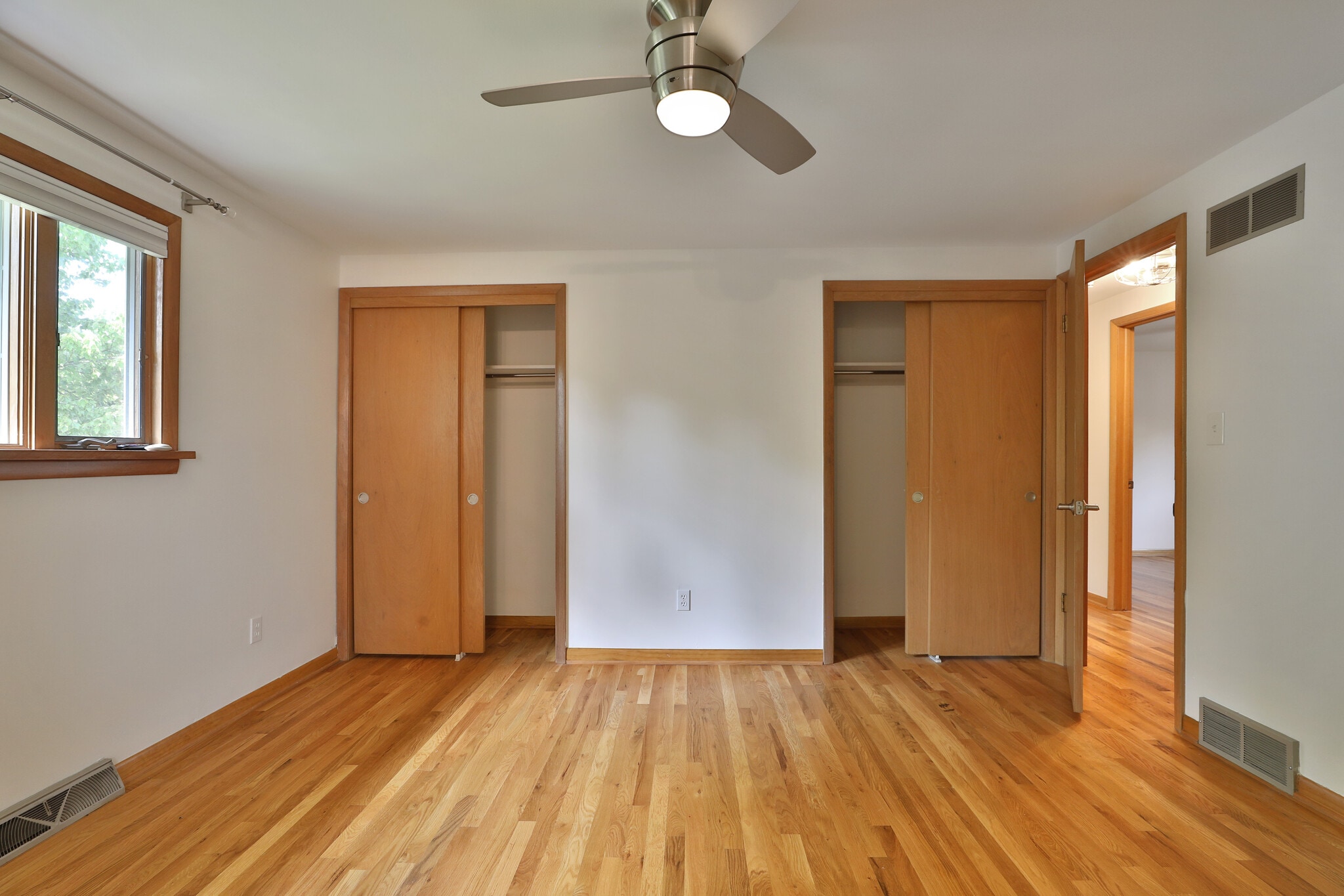 Building Photo - 270 Bryant Ave