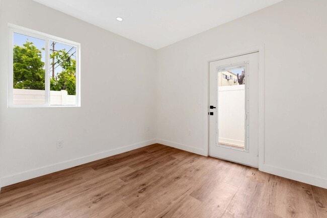 Building Photo - 4559 W 18th St