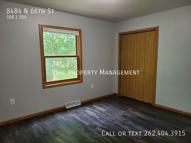 Building Photo - 8484 N 66th St