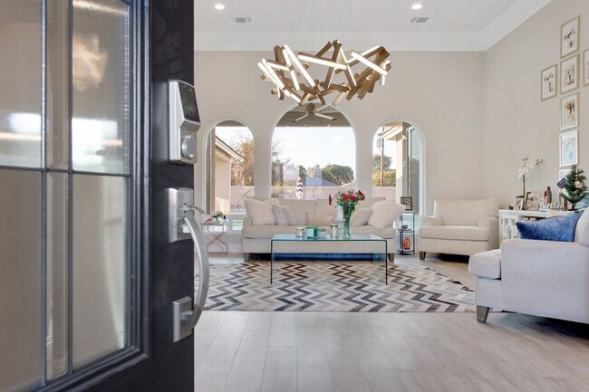 Building Photo - 5-Bedroom Pool & Spa Home in Masterpiece Estates