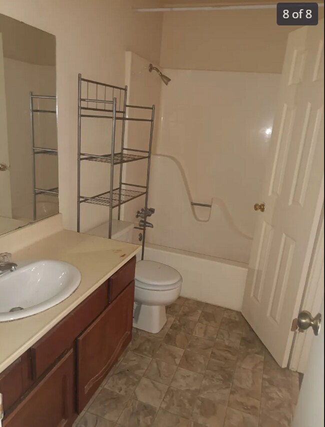 Building Photo - 8565 Glen Meadow Ln