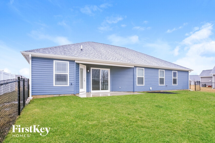 Building Photo - 900 Foxglove St