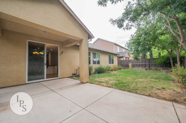 Building Photo - Harlan Ranch Clovis Home, 3BR/2BA, Amazing Community - Lots of Amenities!