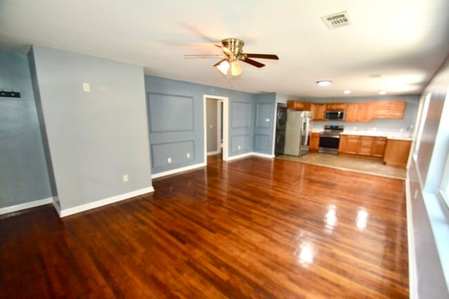 Building Photo - 1385 Elizabeth Ln