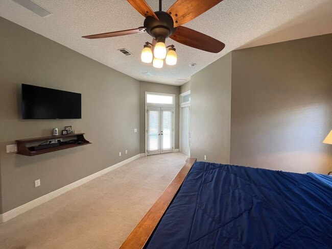 Building Photo - For Lease - 3 BR|2.5 BA w/ In-ground Pool in Palm Bay!