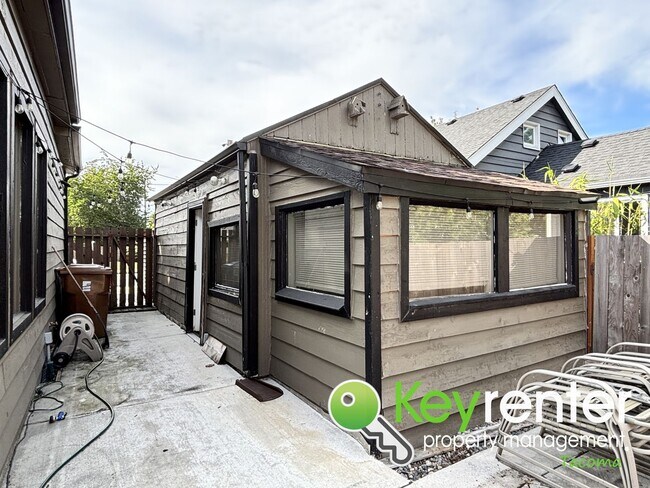 Building Photo - Fully Remodeled Tacoma Home with Detached ...