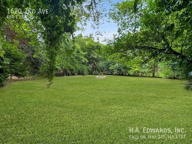 Building Photo - 1620 2nd Ave