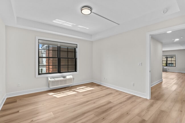 Building Photo - 11 Purdy St