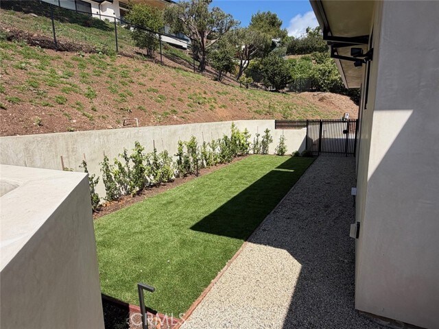 Building Photo - 33201 Cuthbert Rd