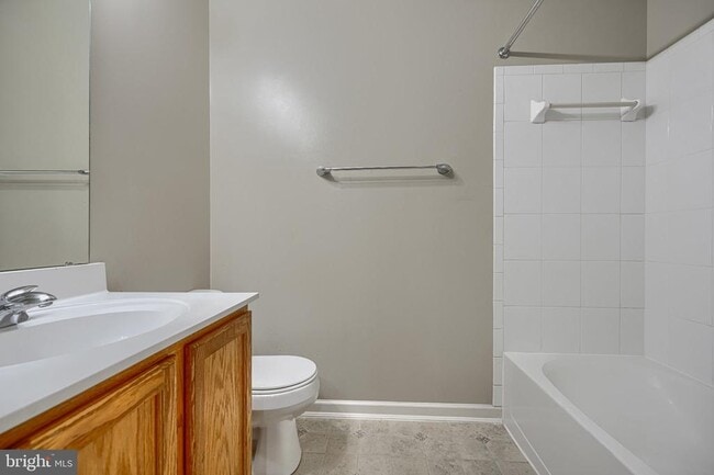 Building Photo - 7211 Lyndsey Way