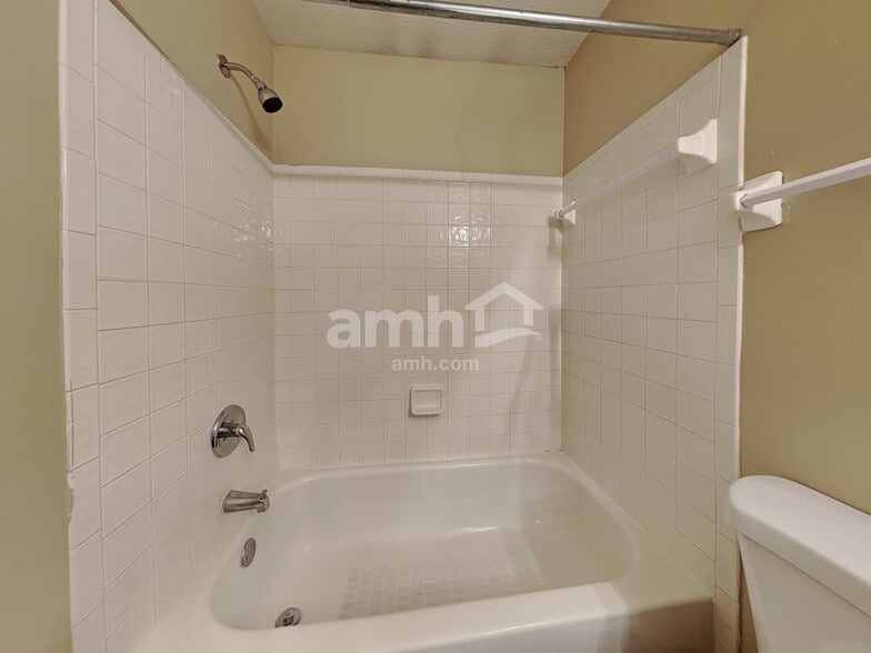 Building Photo - 12183 Derby Ct